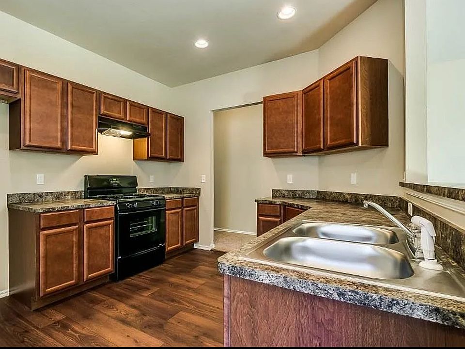 2nd image of 3313 SE 95th St