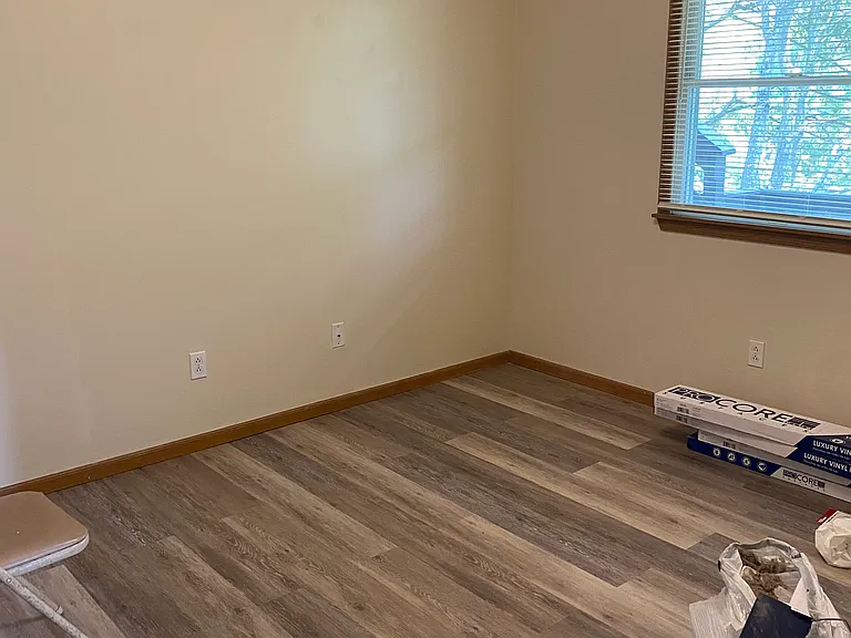 965 Northwestern Ave #6 — Photo 4