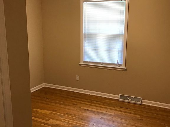 3rd image of 3903 N Union St
