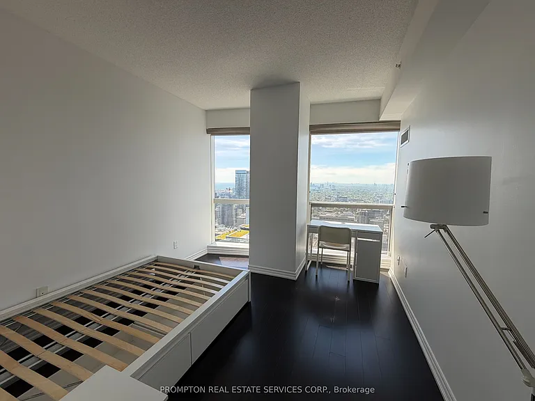 386 Yonge St #5510 — Photo 6