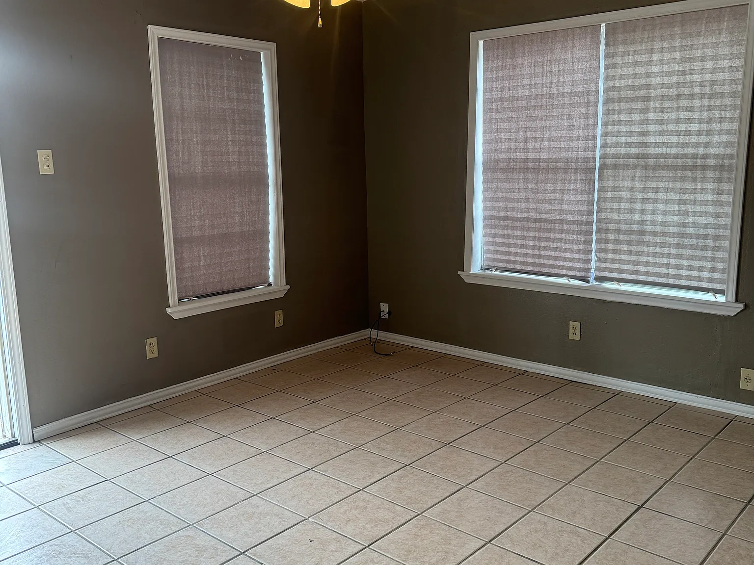 2 bed, 748 sqft, $850 — Photo 2