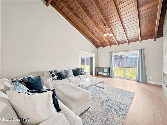 5th image of 309 Banyan Way