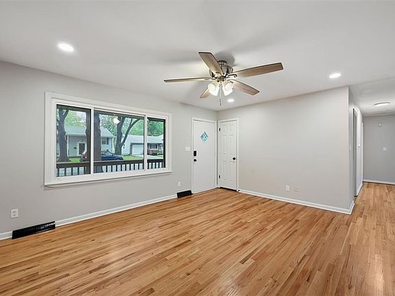 3rd image of 705 NE Darwin St