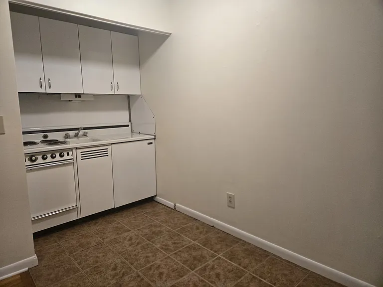 40 Hoyt St #A6 — Photo 2
