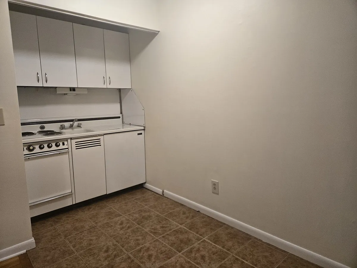 Building Photo - 40 Hoyt St #A6