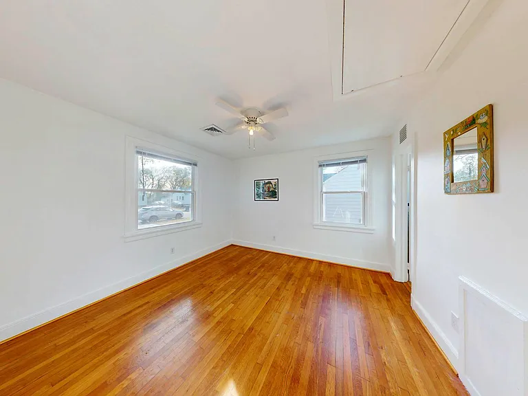 110 E Union St — Photo 23