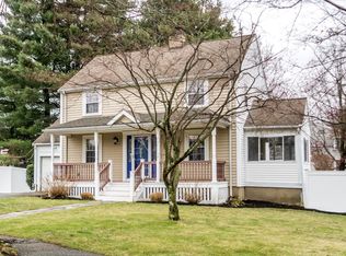 5 Neighbors Ln, Waltham, MA 02453