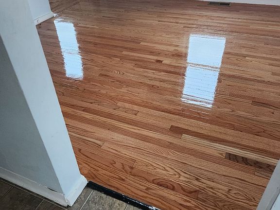 4th image of 98 Bell St #98