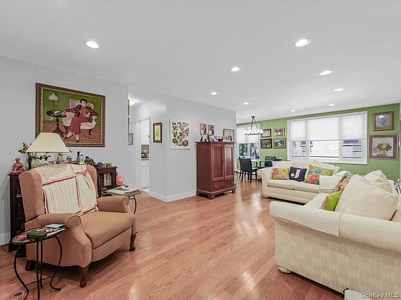 5th image of 25 Canterbury Road #1M