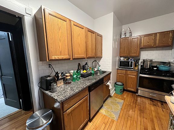 5th image of 1447 W Cornelia Ave #2097271
