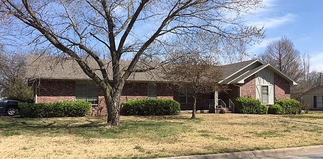 1st image of 407 Westwood Dr