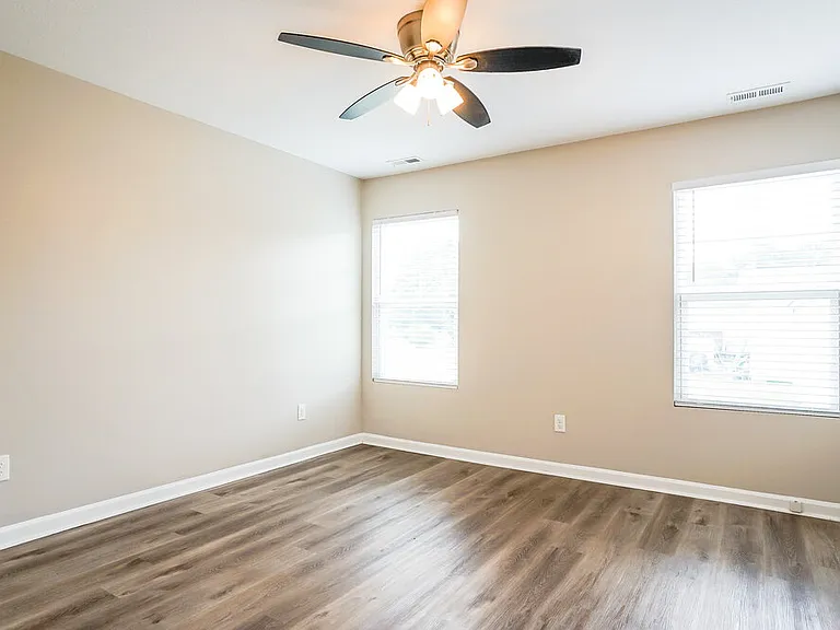 138 Johnston Farms Dr — Photo 9
