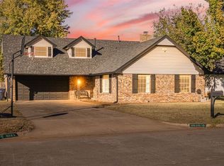 8225 Willow Creek Blvd, Oklahoma City, OK 73162