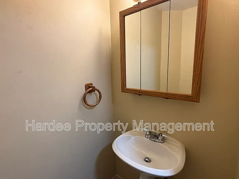 1602 W Highland St — Photo 9