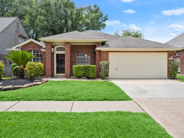 16014 Lakestone Dr, Tomball, TX 77377