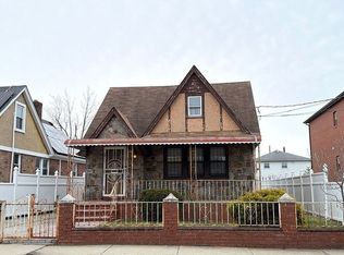 135-15 220th Pl, Springfield Gardens, NY 11413