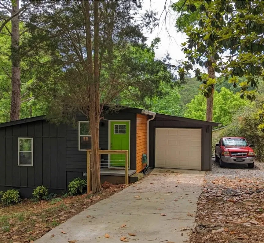3 bed, 1.5 bath, 1000 sqft, $800 — Photo 1