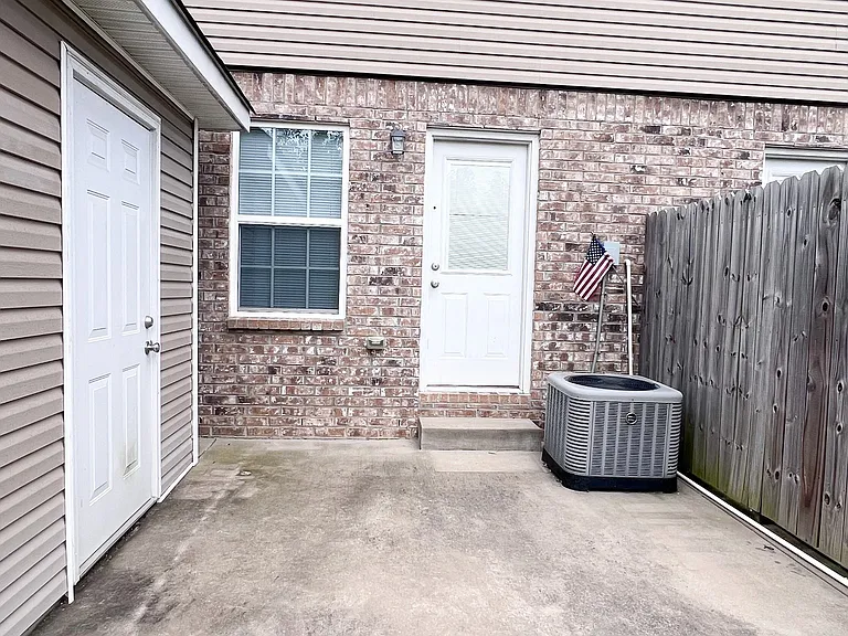 2279 McCormick Ln #B — Photo 11