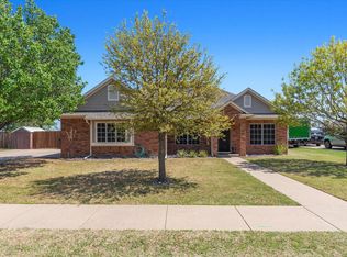 1703 Hickory Dr, Pilot Point, TX 76258