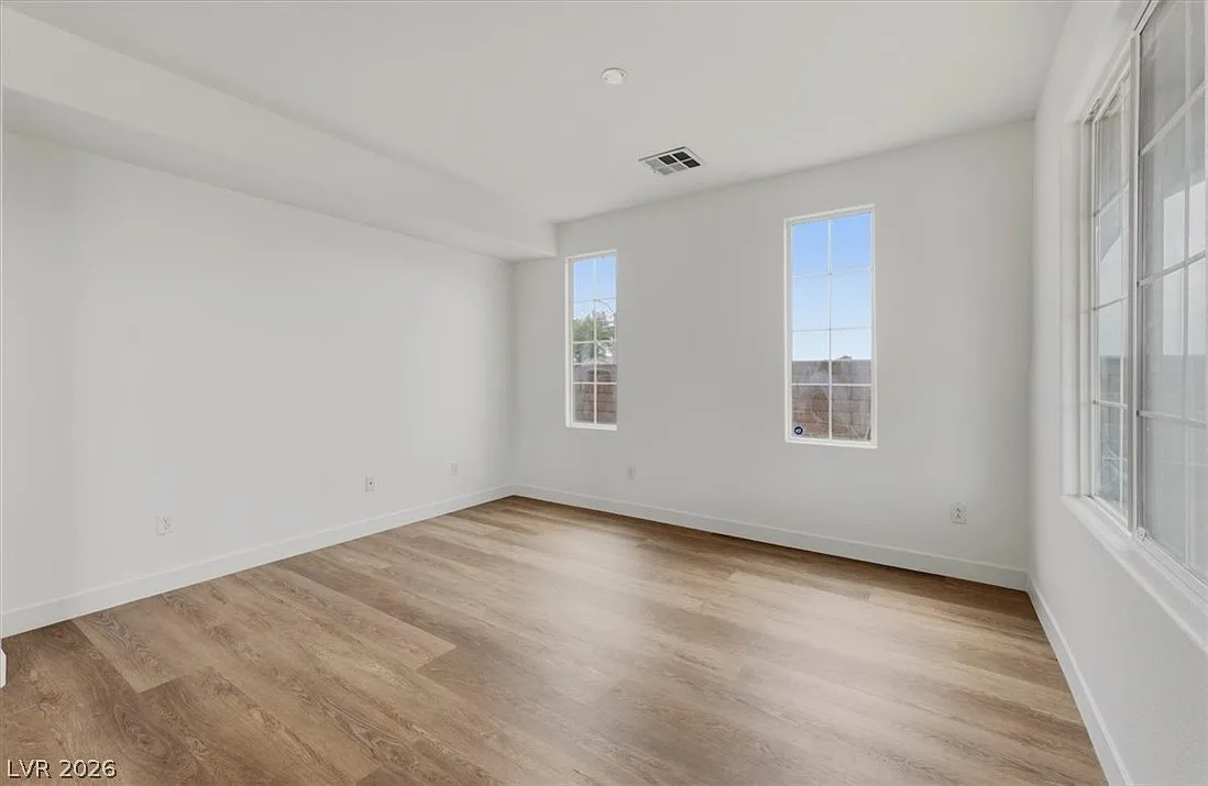 3 bed, 2.5 bath, 1596 sqft, $2,175 — Photo 4