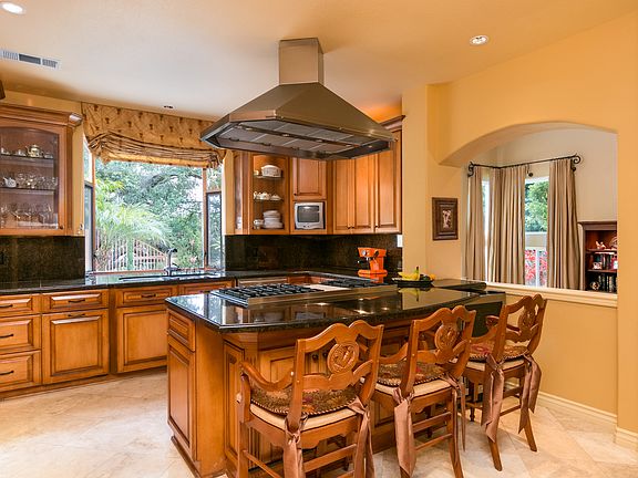4th image of 862 Pleasant Dale Pl