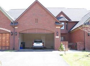 3577 Bay Harbor Dr, Brighton, MI