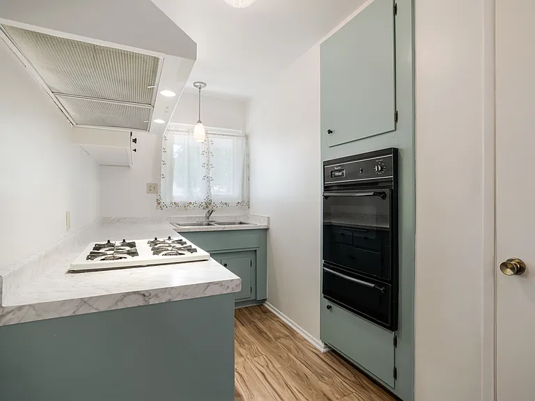 200 Chester Way #4 — Photo 11