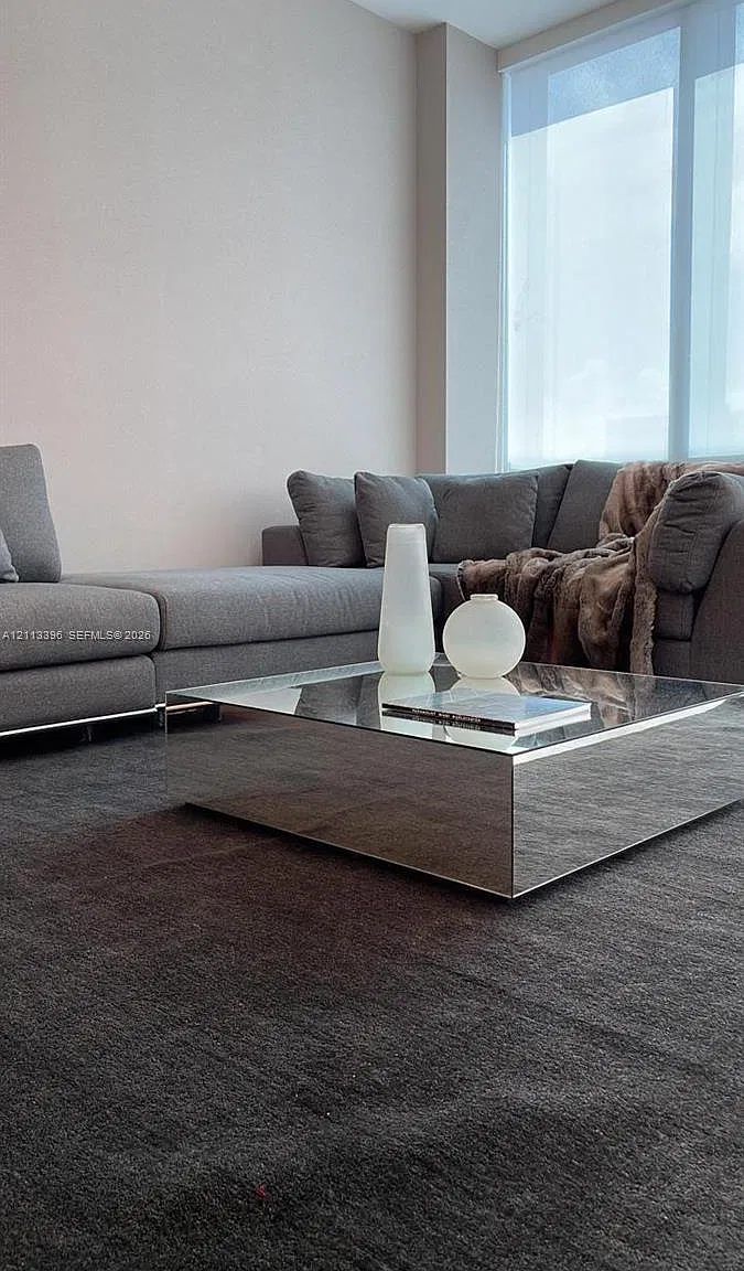 Paramount Miami Worldcent — Photo 2