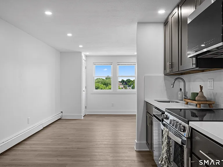 149 Garfield Ave — Photo 4