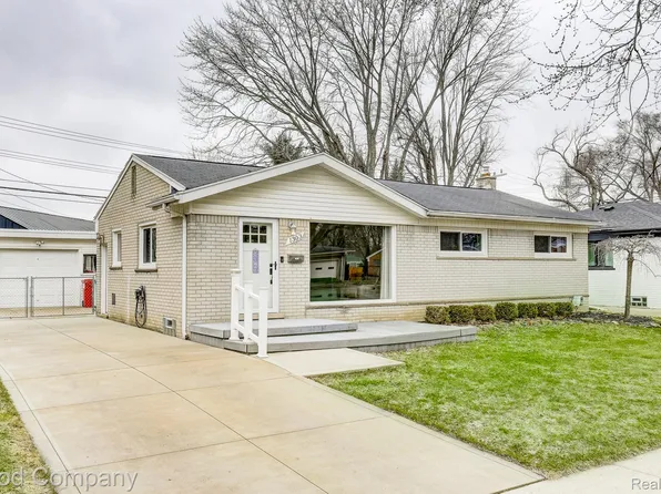 1303 Sycamore Dr, Rochester, MI 48307