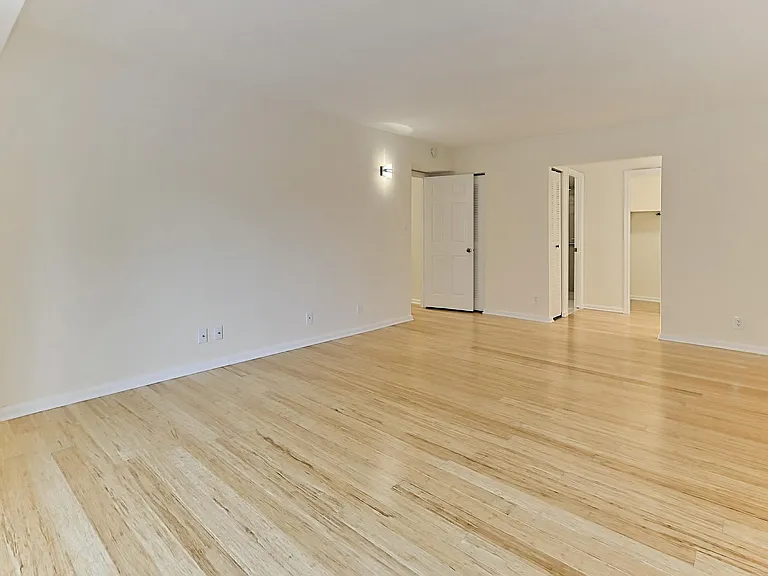 3800 Powell Ln #314 — Photo 22