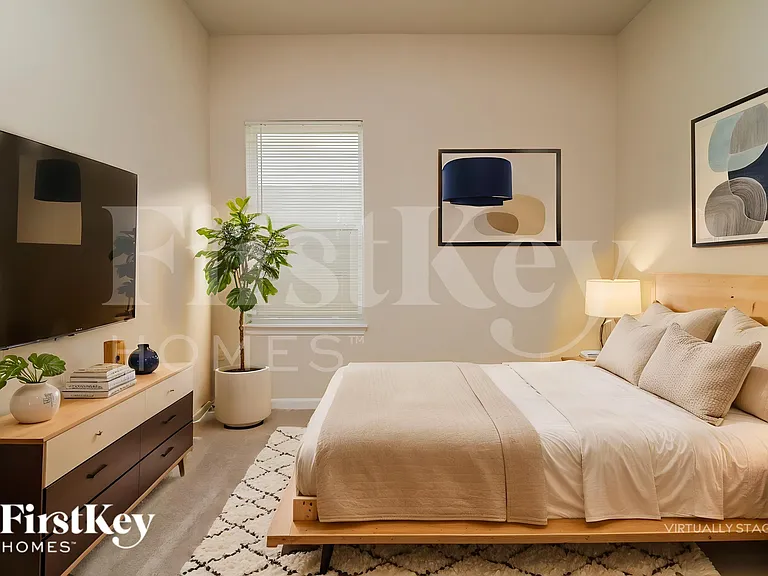 3058 Hill Point St — Photo 14