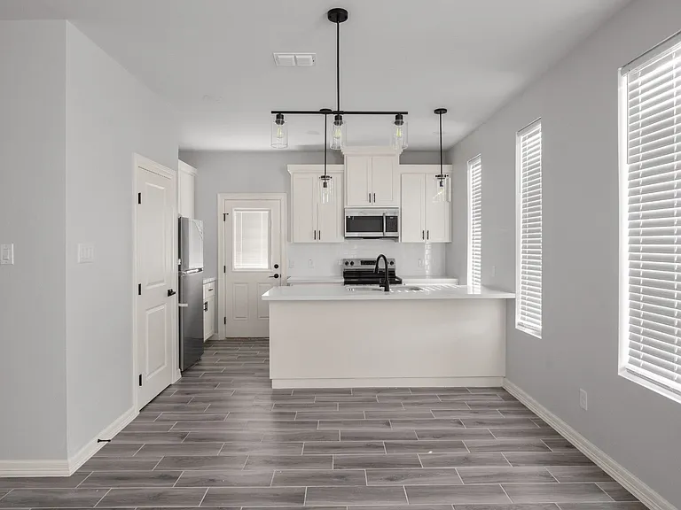 508 N Onyx Ave #1 — Photo 1