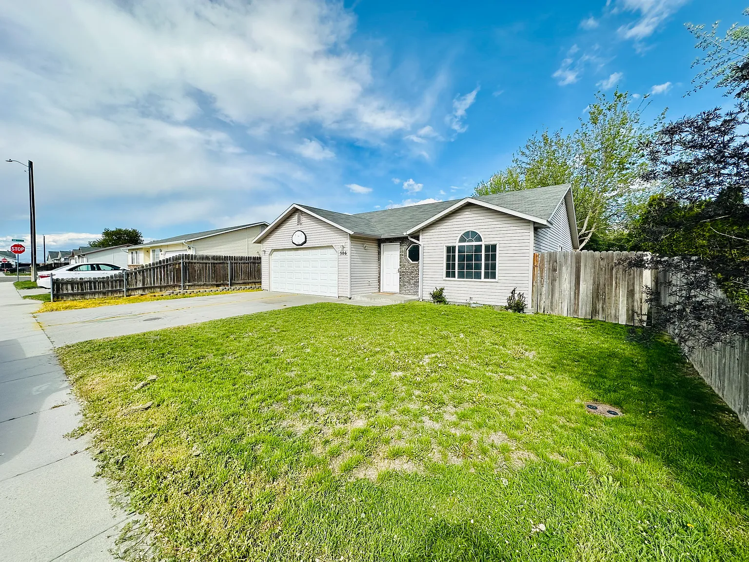 3 bed, 1144 sqft, $2,200 — Photo 1