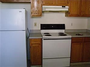 4th image of 948 S Ainsworth Ave APT B