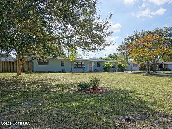 2nd image of 476 Crescent Dr