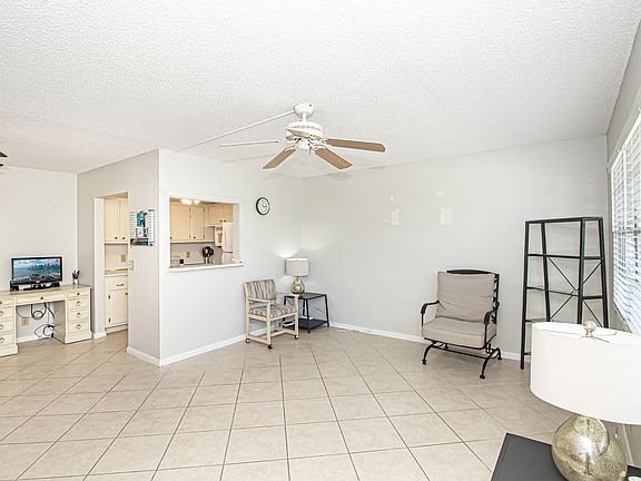 3rd image of 2086 Harwood Dr