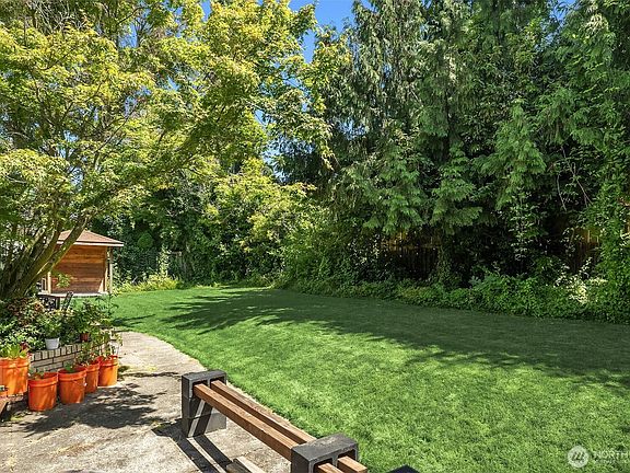5th image of 4744 44th Avenue NE