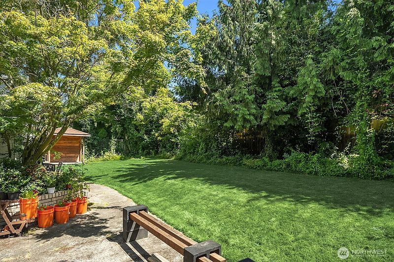 5th image of 4744 44th Avenue NE