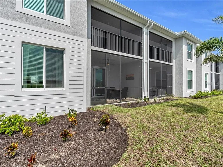 14214 Heritage Landing Blvd #817 — Photo 42
