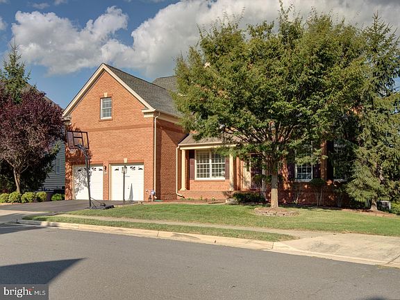 4th image of 43289 Barnstead Dr
