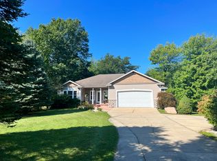 7860 Silver Hills Dr NE, Rockford, MI 49341