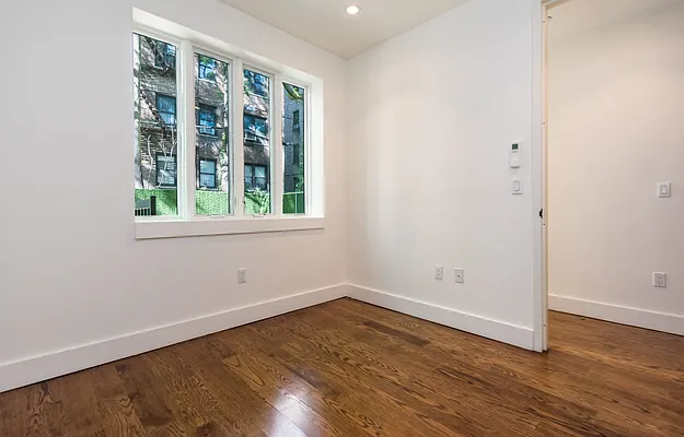 Rented by Nooklyn NYC LLC | media 34