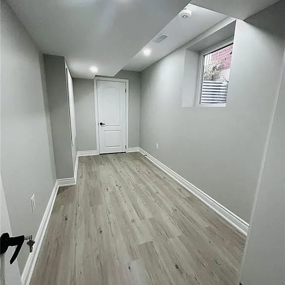 216 Woodbine Ave #BASEMENT — Photo 12