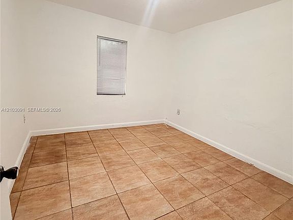 5th image of 1224 NW 41st St #2