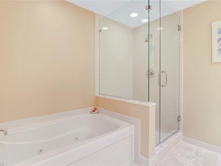 3000 Oasis Grand Blvd #3006 — Photo 16