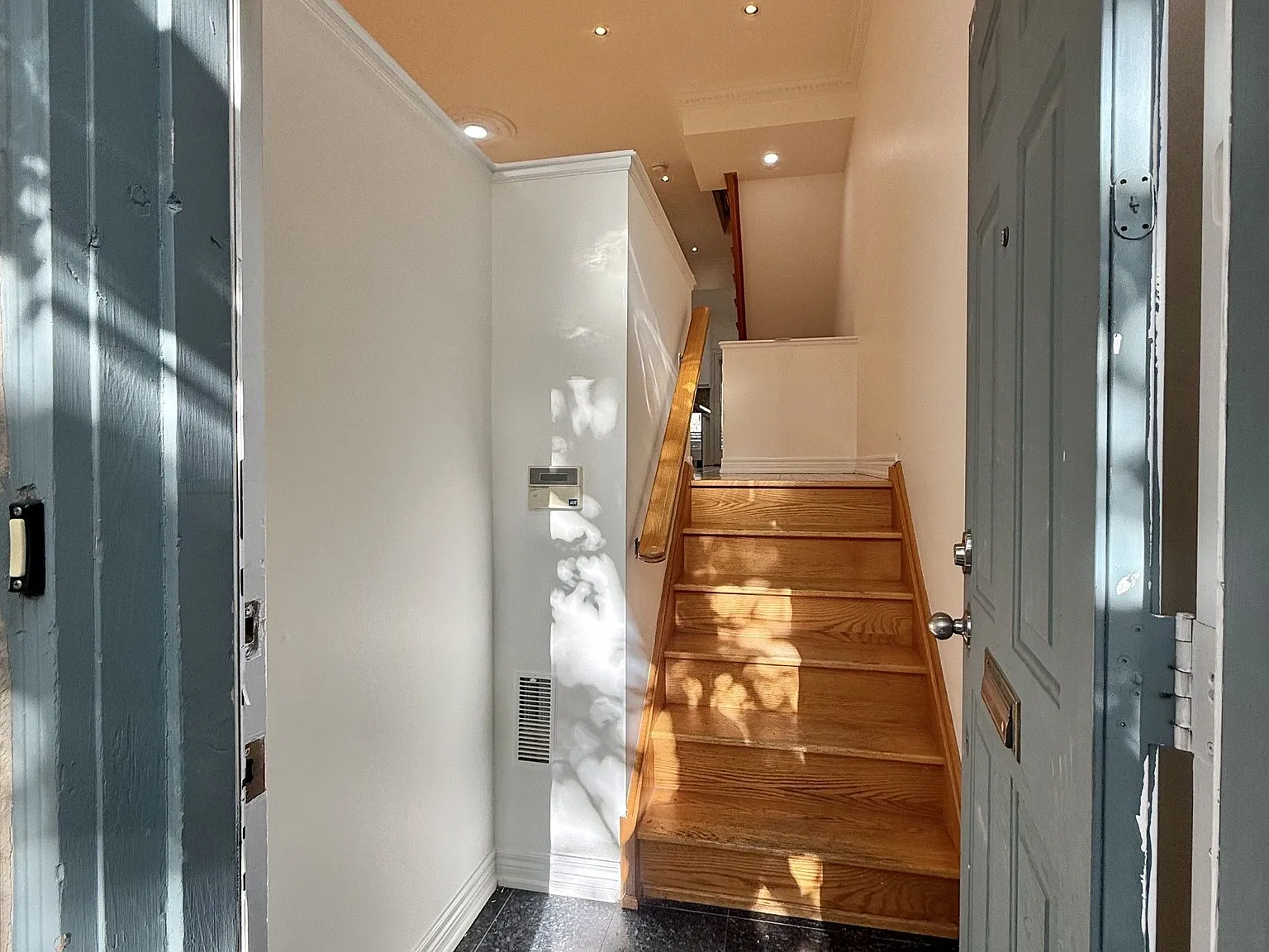 4 bed, $5,200 — Photo 2