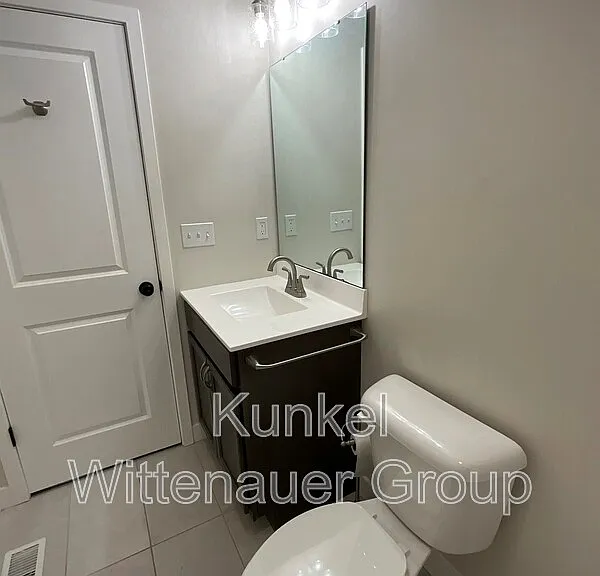 808 Applewood Creek Dr — Photo 16