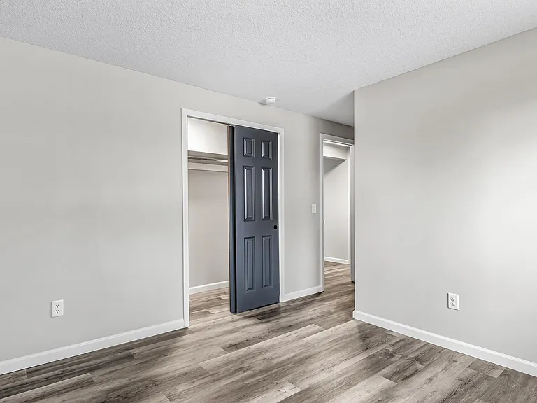 The Meridian Apartments — Photo 58
