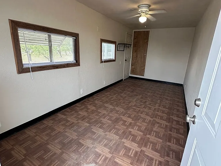 2113 Illinois Ave — Photo 22